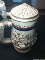 Side view including lid and handle