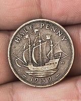 Reverse of 1939 half penny showing sailing ship and date