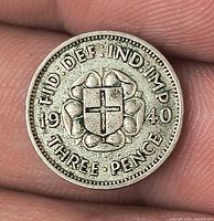 Reverse of 1940 threepence showing Tudor rose, date and denomination
