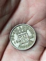 Reverse of 1948 sixpence showing crown and GR monogram