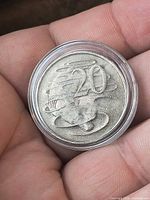 Reverse side showing 20 denomination and platypus design inside capsule
