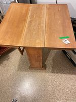 Top view showing centre panel and two leaves