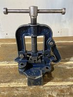 Front view of Record No.192 1/2 bench pipe clamp showing T-handle, jaws and markings