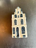 Front facade of KLM Delft miniature house No.22