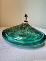 top view showing overall shape, color and wick insert