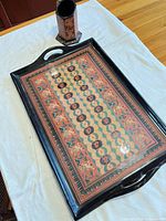 Overview of tray and matching holder on table