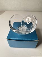 Front angle of ring holder on box