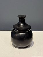 Jar with lid assembled, front view