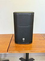 Front view of JBL PRX612M speaker