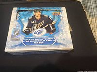 Sealed hobby box front showing brand, set and season