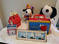 All items in lot displayed together