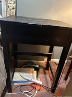 Full view of desk front and legs