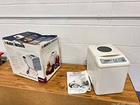 Breadmaker, box, manual overview