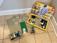 Overall lot showing loose bricks, baseplates, box