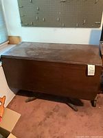 Table with leaves down, full view