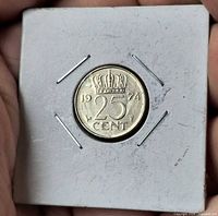 Reverse showing crowned 25 cent, date 1974, in 2x2 flip