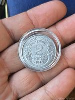 French 2 francs coin reverse with denomination and 1940 date