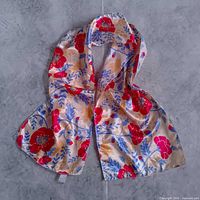 Full view of scarf displaying overall pattern and size