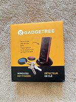 Retail box front showing Gadgetree wireless key finder kit contents