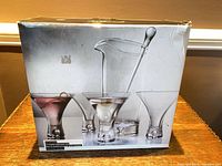 Retail box front showing set contents image