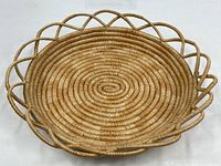 Top view showing full circular tray and open lattice rim