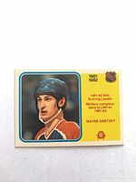 Front of Wayne Gretzky O-Pee-Chee #243 card
