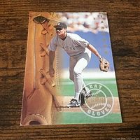 Front of Wade Boggs Great Gloves card showing glove graphic and player image