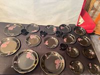 Full set laid out showing all 18 pieces