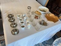 Lot overview showing all pieces on table