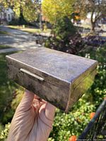 Closed cigarette box showing exterior condition