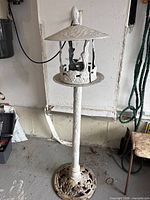 Full view of pedestal bird feeder front