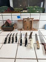 Knives and décor pieces overview