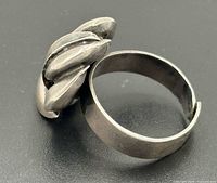 Side angle showing band and form