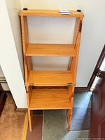 Shelf configuration showing three tiers and overall form