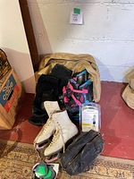 Lot overview with all items on floor