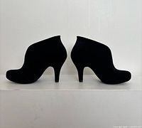 side view both boots profile