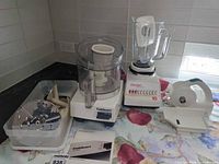 Food processor, blender, can opener, accessories overview