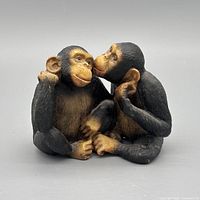 Front view showing two monkeys and colour details