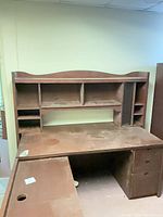 Front view of entire hutch on top of desk