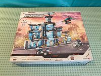 Front of sealed Police Station Center 1430 box showing artwork and 725 piece count