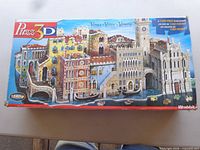 Front of the Wrebbit Puzz 3D Venice puzzle box showing artwork and piece count