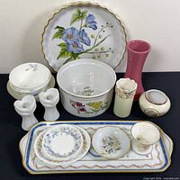 Full lot overview displaying all 15 porcelain and ceramic pieces