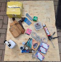 Overview of all items on plywood