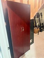 Front view of closed cabinet