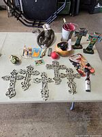 Overview of all assorted items on table