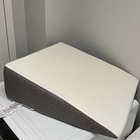 Overall view of wedge pillow on appliance
