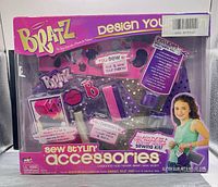 Front of sealed Bratz Sew Stylin' Accessories kit showing contents through window