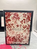 Front of sealed Gucci Bloom rollerball set box