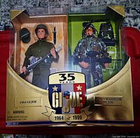 Front of sealed 2-pack showing both figures and accessories
