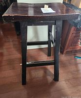 Full view of stool front and legs